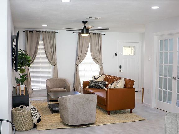 2nd image of 3007 Larknolls Ln