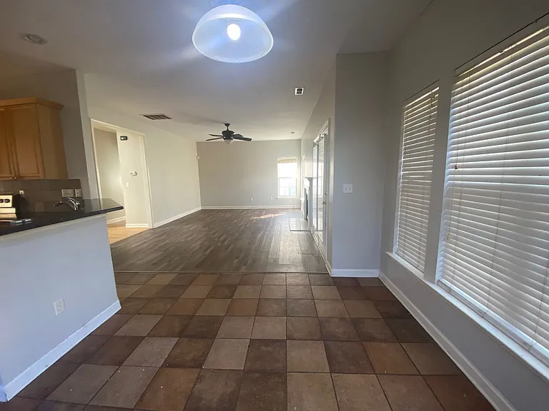 12129 Hampton Place Dr — Photo 17