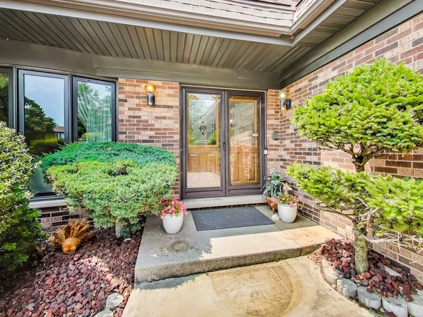 1144 Bette Ln, Glenview, IL 60025