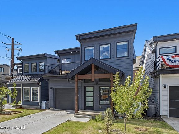 3rd image of 160 15th St