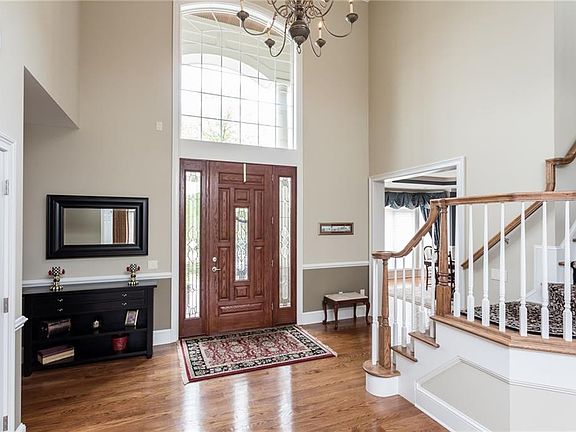 3rd image of 14 Persimmon Dr