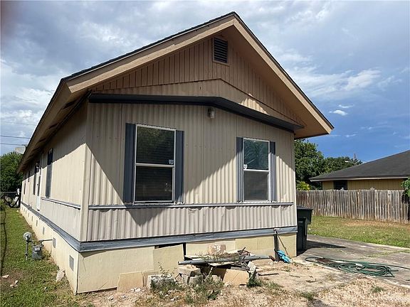 2nd image of 1018 E San Juan Cir