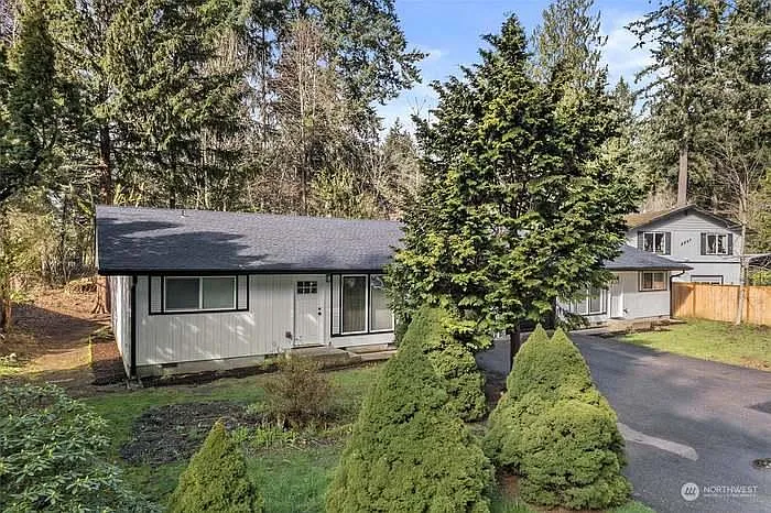 5219 Rumac St SE #B — Photo 3