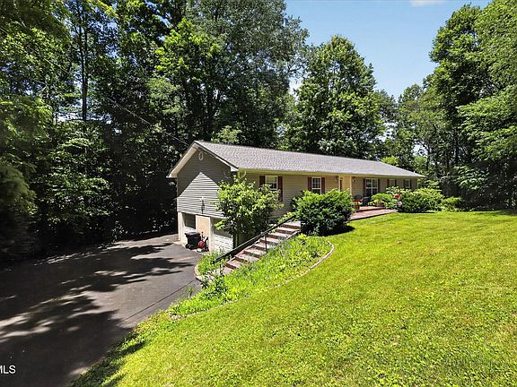 2nd image of 312 Mockingbird Rd