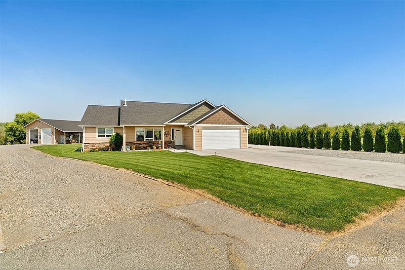 2nd image of 25 Columbia View Drive