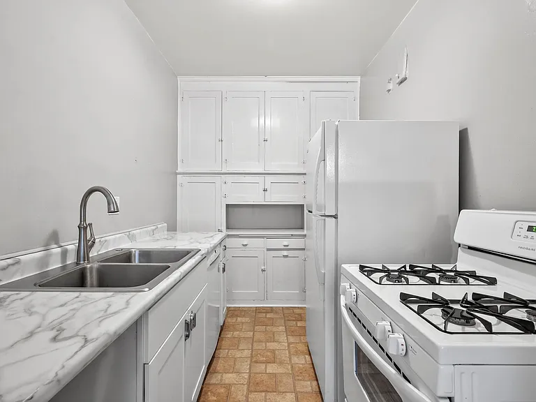 2103 Harriet Ave #206 — Photo 4