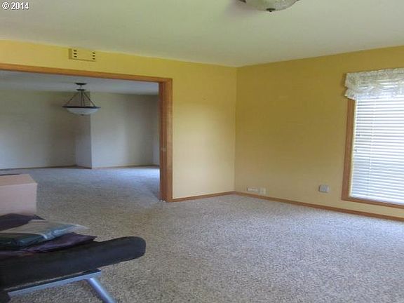 2nd image of 208 S Holmes St
