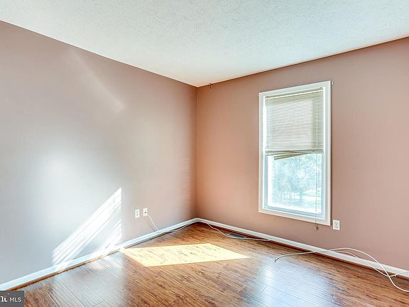 5th image of 11802 Maren Ct