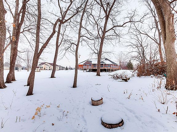3rd image of 107 Cedar Ln