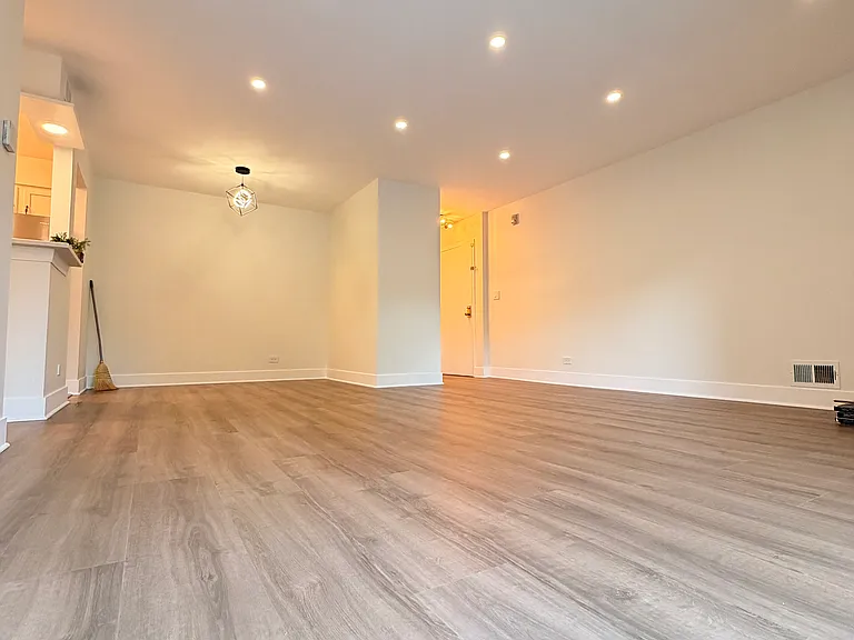 7353 Blackburn Ave #206 — Photo 4
