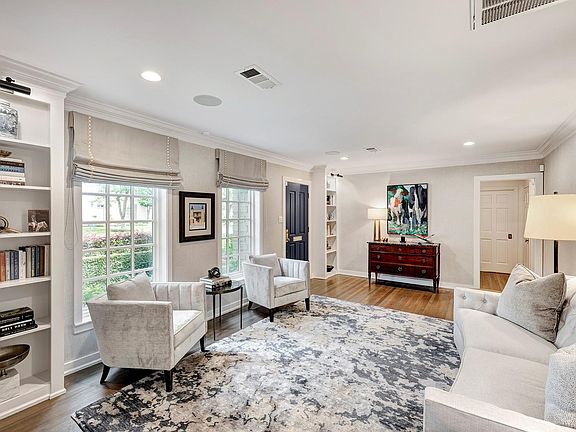 3rd image of 3131 Rice Blvd