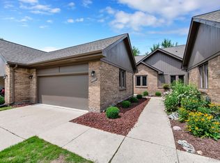 16227 Pine Ridge Dr N, Fraser, MI 48026