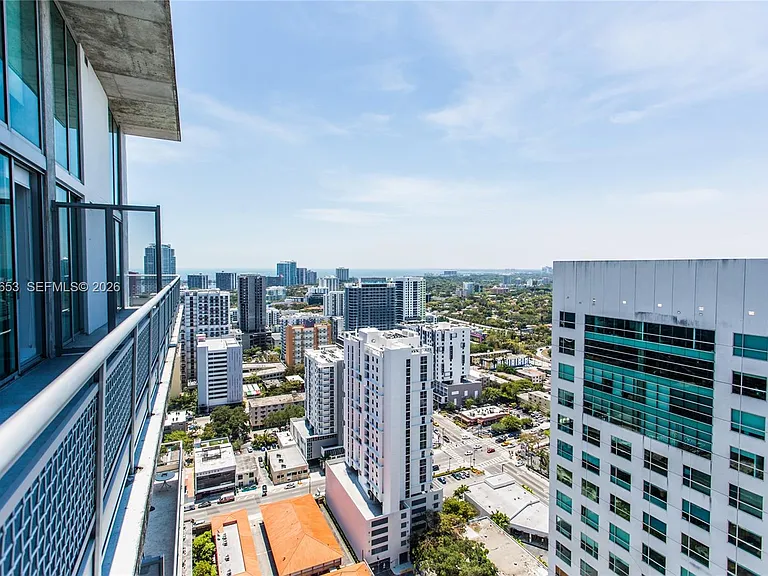 690 SW 1st Ct #Penthouse I20 — Photo 10