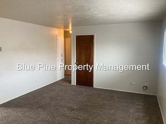 2nd image of 1487 Mountain View Ln Unit 4