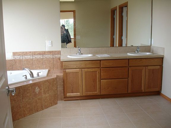 5th image of 7026 38th Pl NE