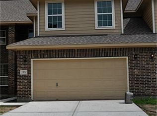 373 E Adoue St, Alvin, TX 77511