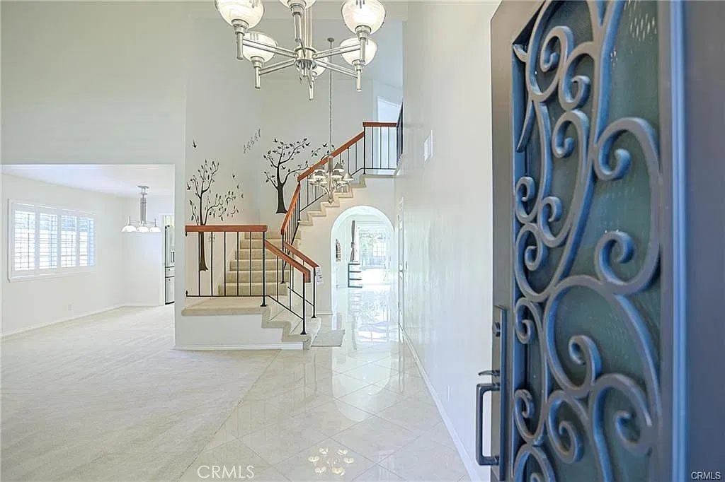 4 bed, 3.0 bath, 2889 sqft, $5,800 — Photo 4