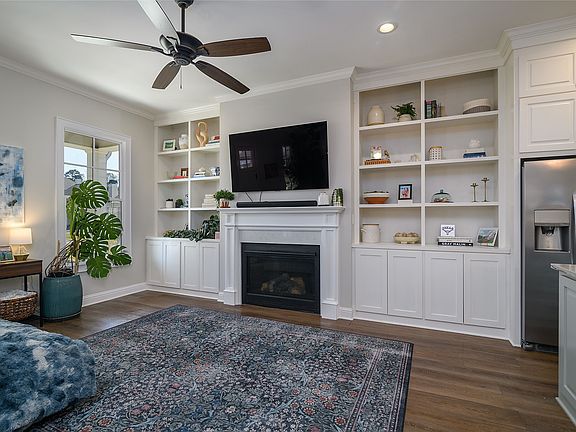4th image of 242 Sweetleaf Ave