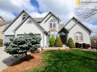 2414 SW 11th Ter, Lees Summit, MO 64081