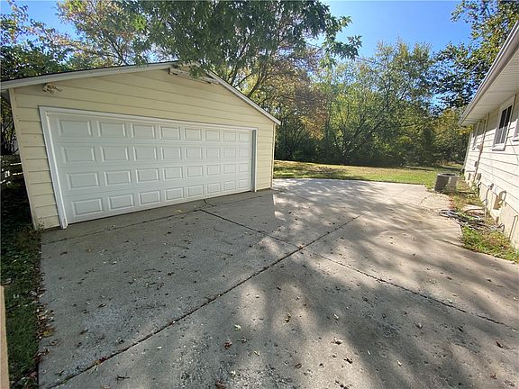 5th image of 510 Monterey Ct