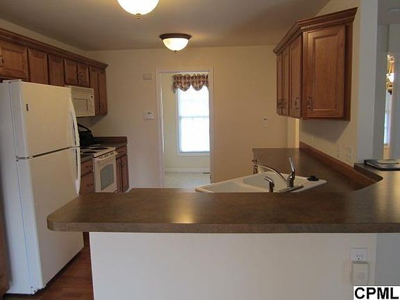 4th image of 830 Evergreen Dr