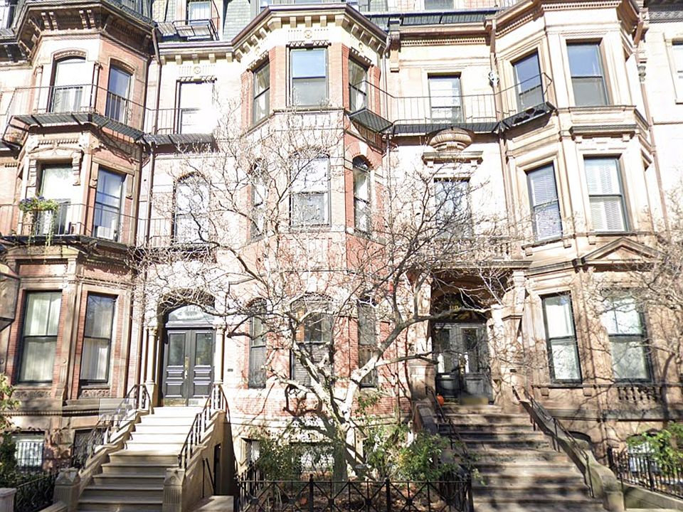 121 Commonwealth Boston Building Photo 1