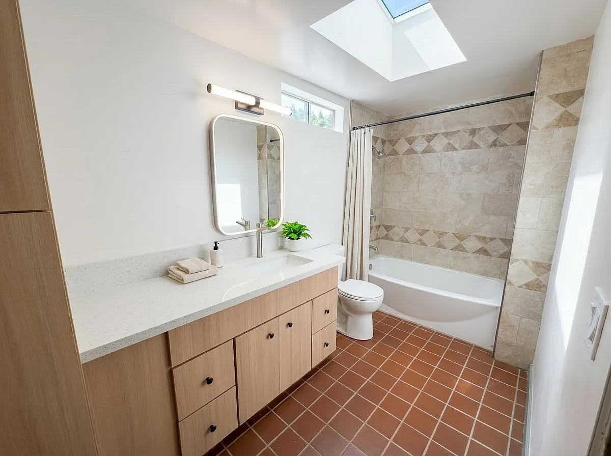 2 bed, 810 sqft, $2,650 — Photo 3