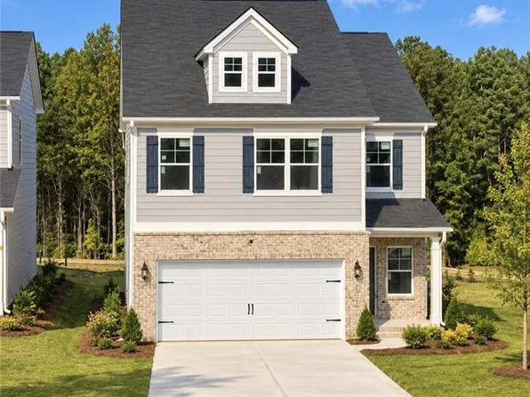 102 Vickers Point Dr, Fairburn, GA 30213