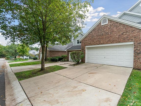2nd image of 4386 Hillside Dr