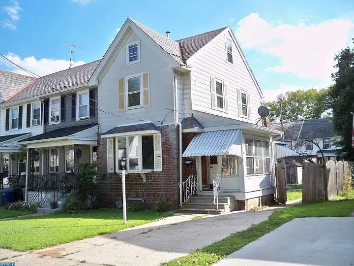 232 Monroe St photo 1