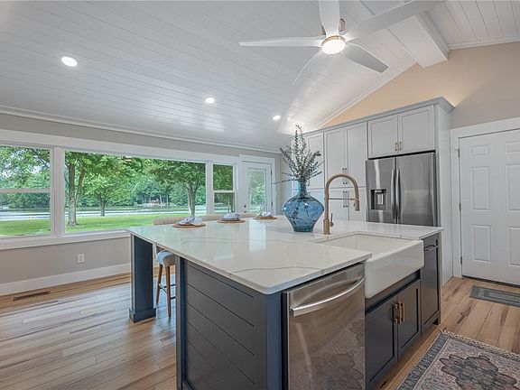 3rd image of 1091 Sylvan Shores Dr
