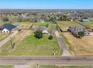 5729 Easterling Dr, Bryan, TX 77808