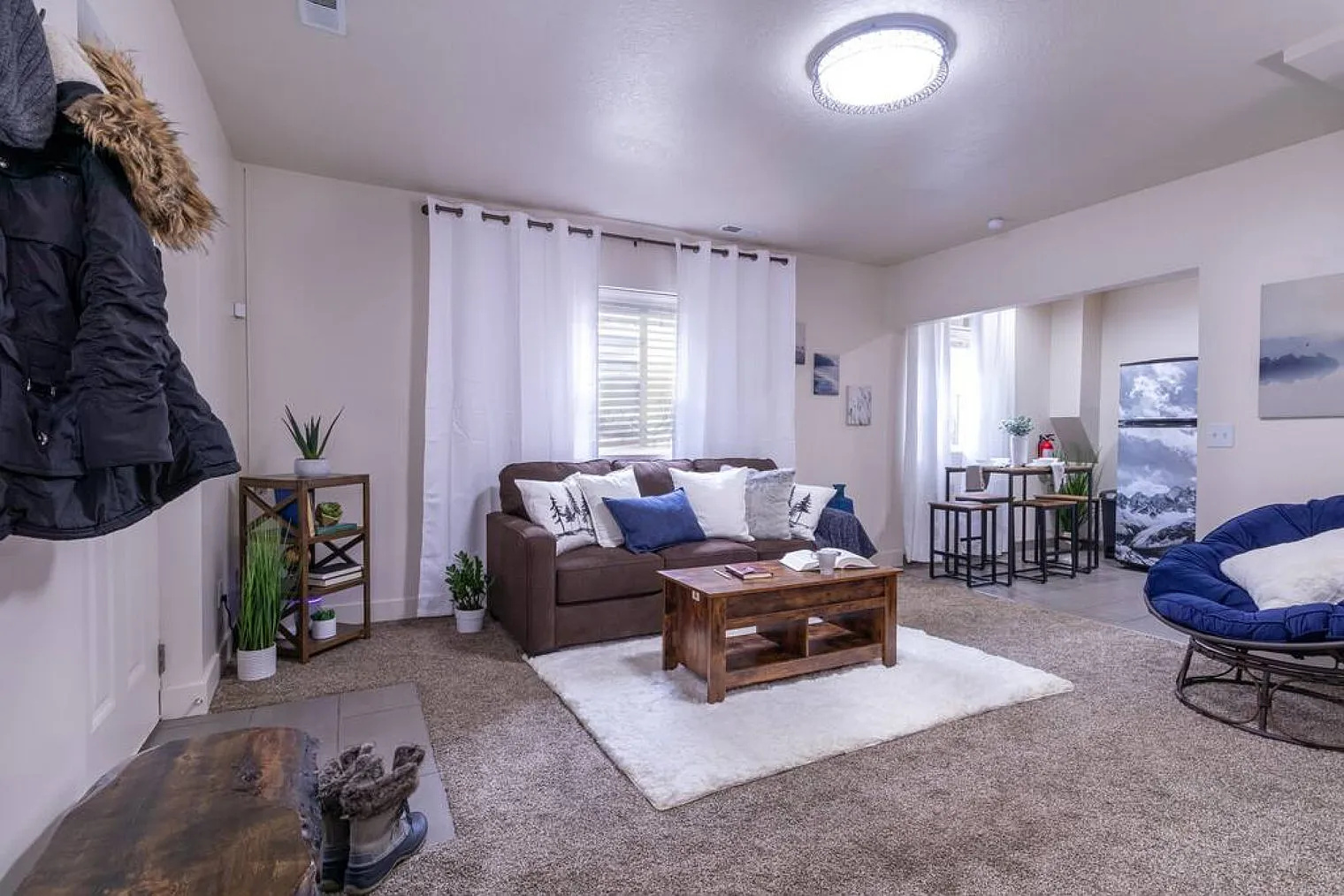 1 bed, 1.0 bath, 624 sqft, $2,121 — Photo 1