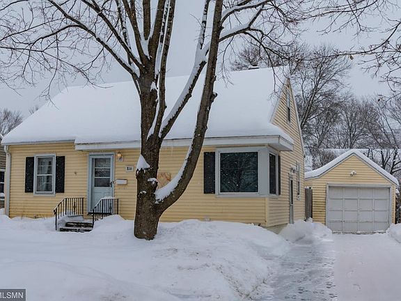 2nd image of 816 14th Ave NE