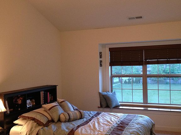 4th image of 457 Kenilworth Ave #457