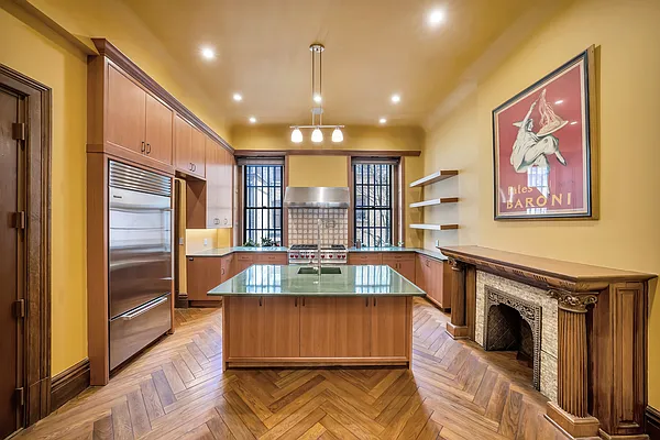 Sold by Compass | media 26