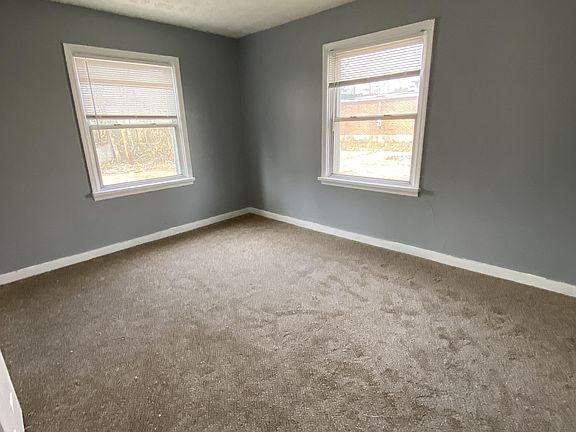 5th image of 2141 Catalpa Dr #2
