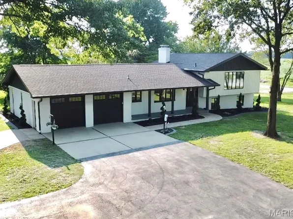 5573 State Route 160, Highland, IL 62249