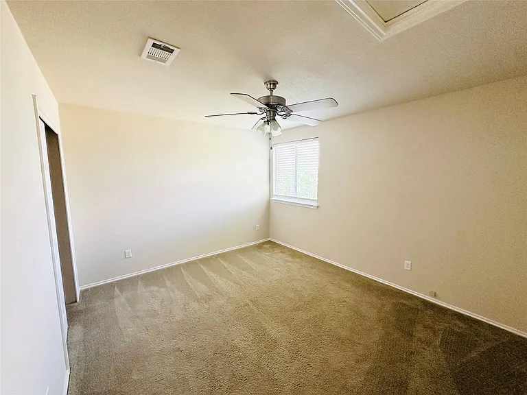 245 Verano Dr — Photo 17