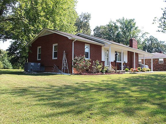 2nd image of 209 E 18th St