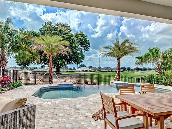 Gorgeous lanai for entertaining