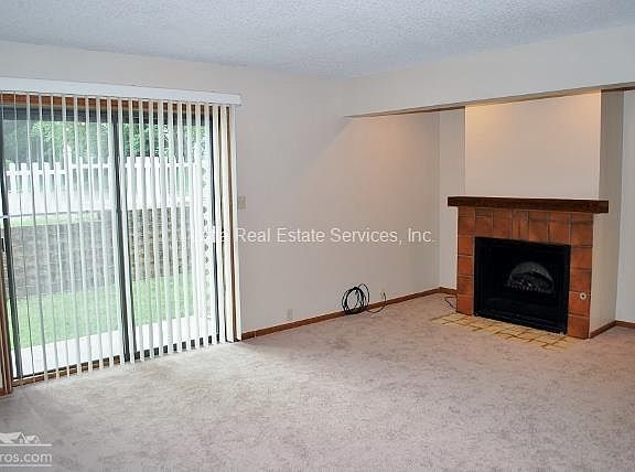 Living Room w/Fireplace