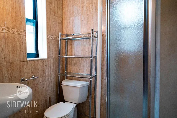 Rented by Sidewalk Realty LLC | media 5