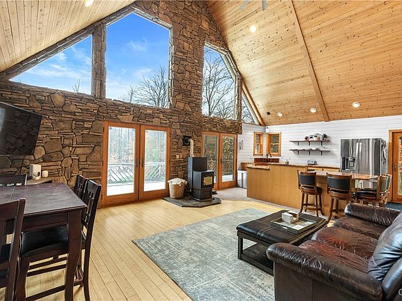 4th image of 8483 Edwards Rd