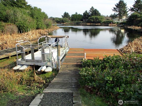 3rd image of 369 N Razor Clam Drive SW
