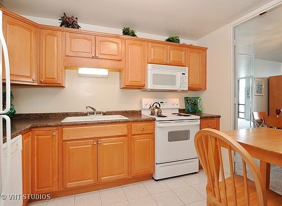 5th image of 1660 N La Salle St #2107