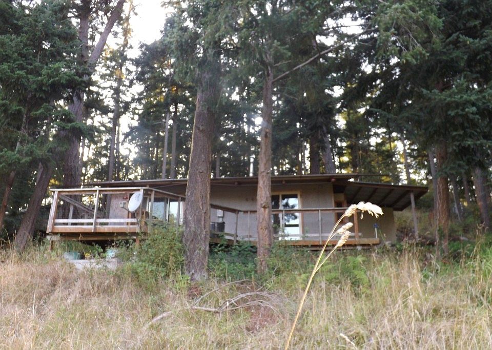 1st image of 202 Harmony Ln