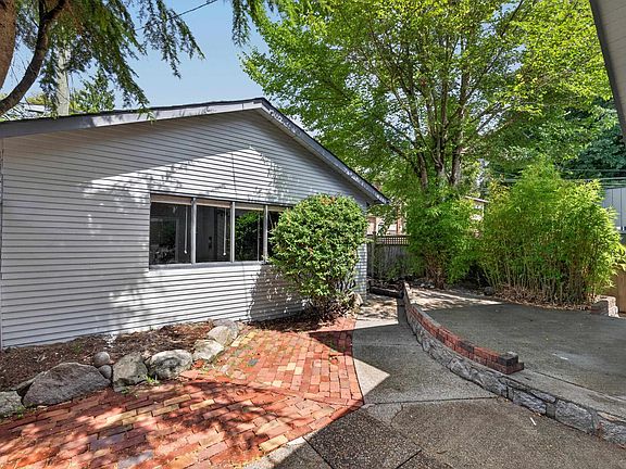 4th image of 3771 W 30th Ave