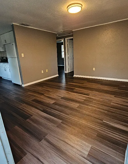 101 Forest St #4 — Photo 3