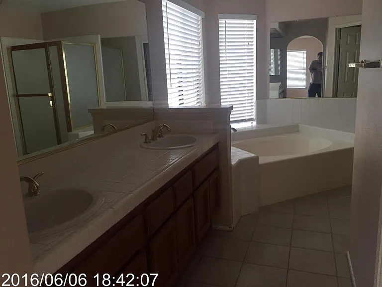 26291 Windsor Dr — Photo 2